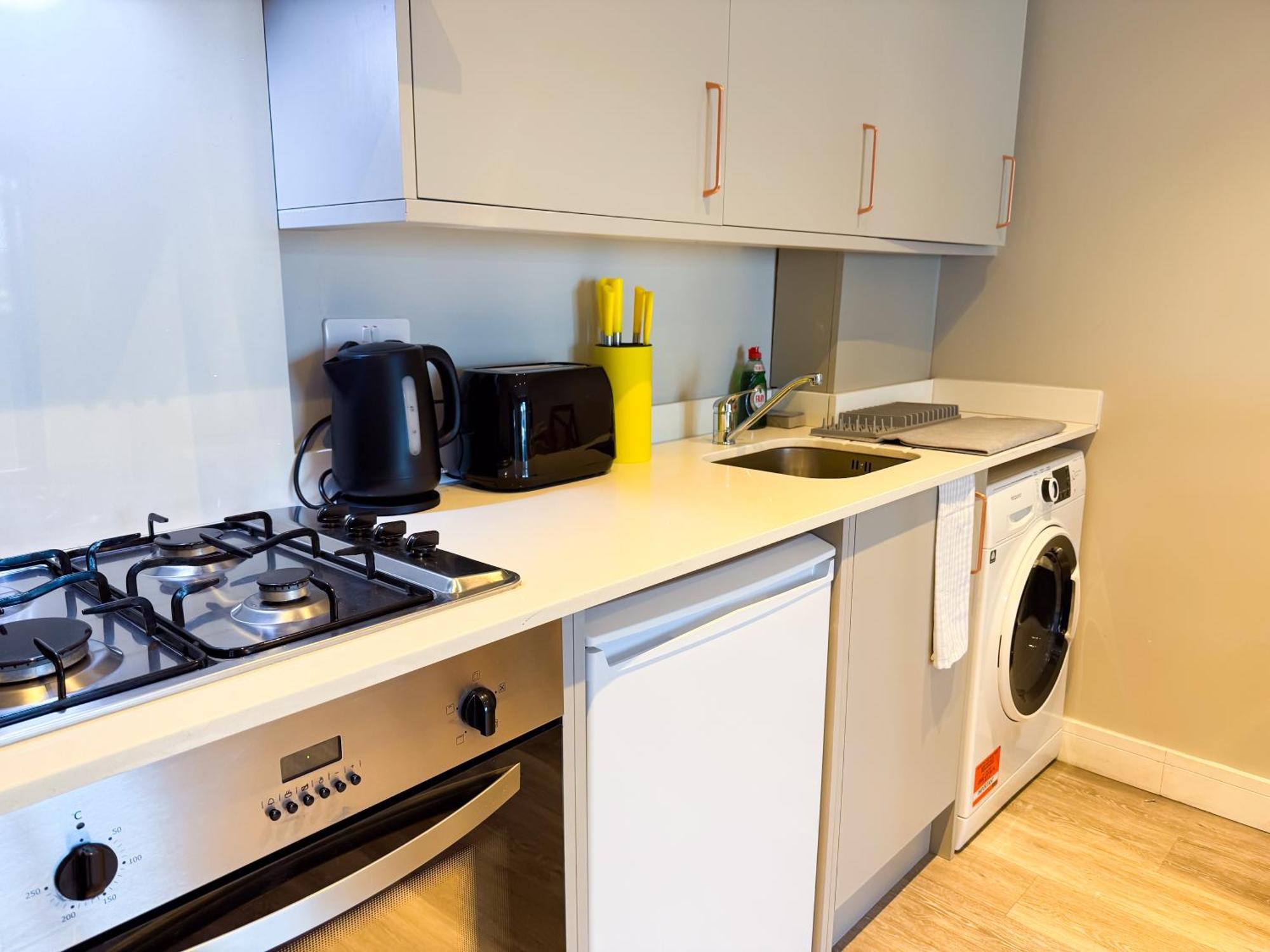 The A 1 Bedroom By Altoluxoexperience Short Lets & Serviced With Parking & Wifi Apartment Bristol