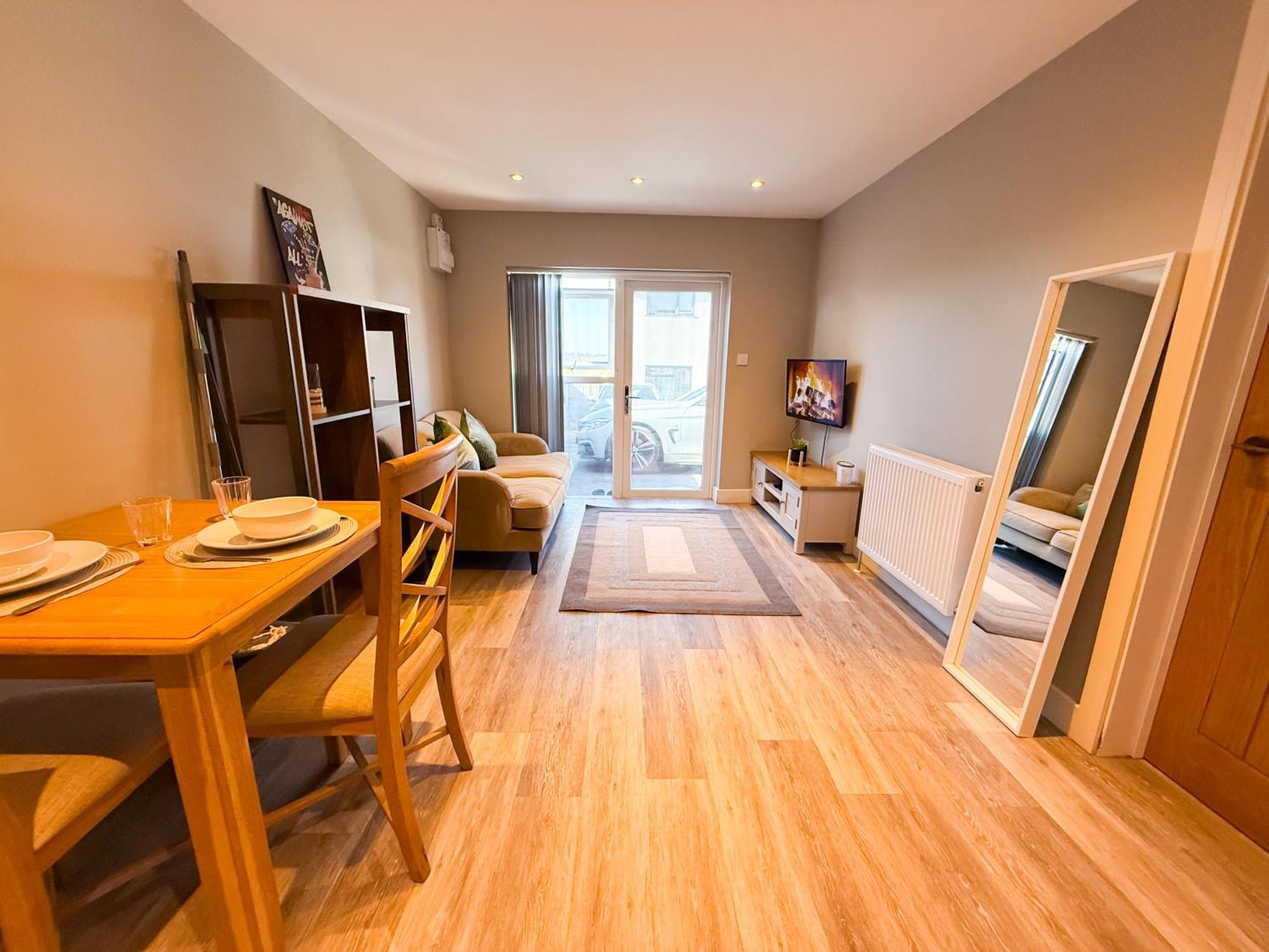 The A 1 Bedroom By Altoluxoexperience Short Lets & Serviced With Parking & Wifi *