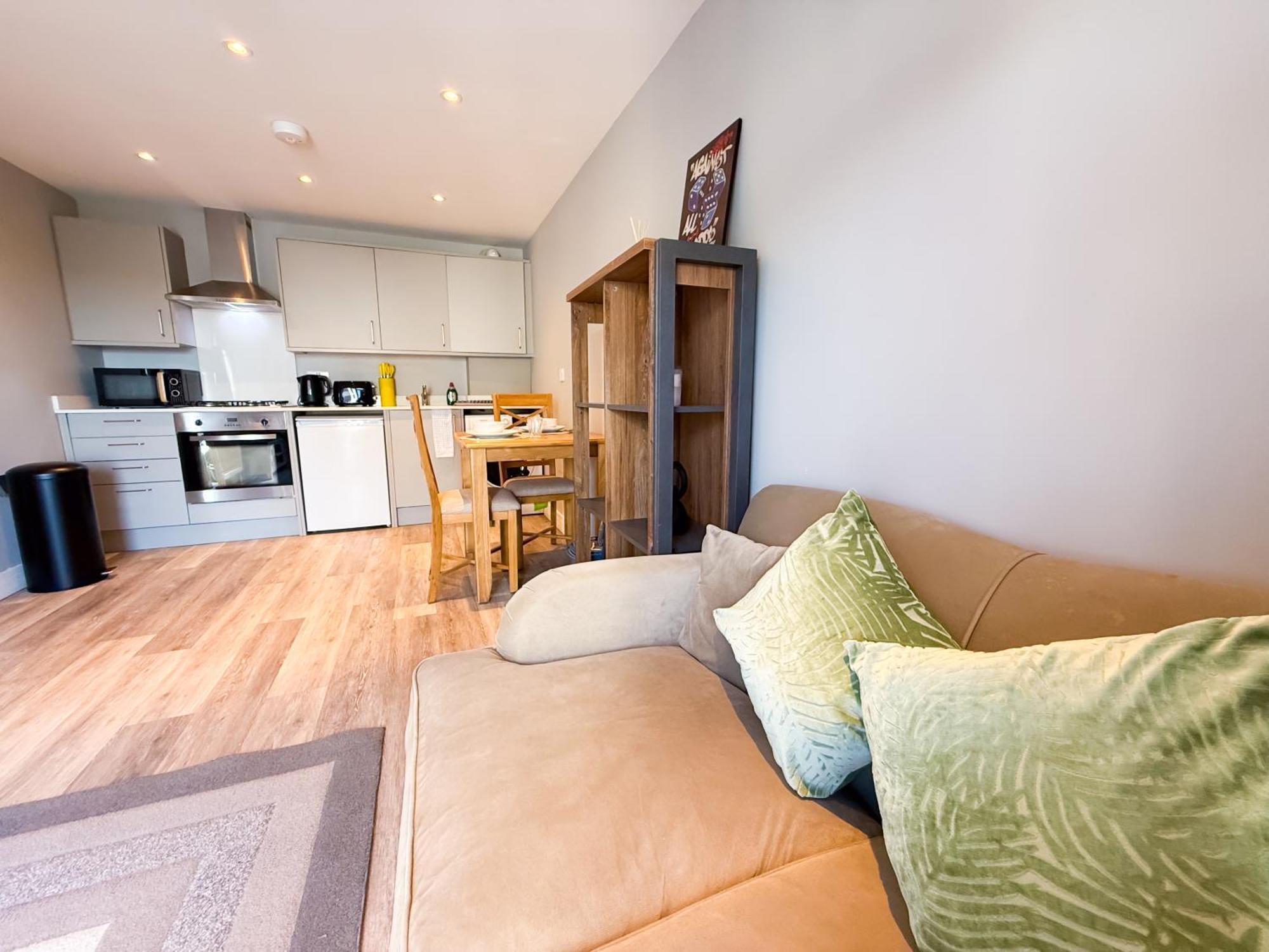 The A 1 Bedroom By Altoluxoexperience Short Lets & Serviced With Parking & Wifi Apartment Bristol
