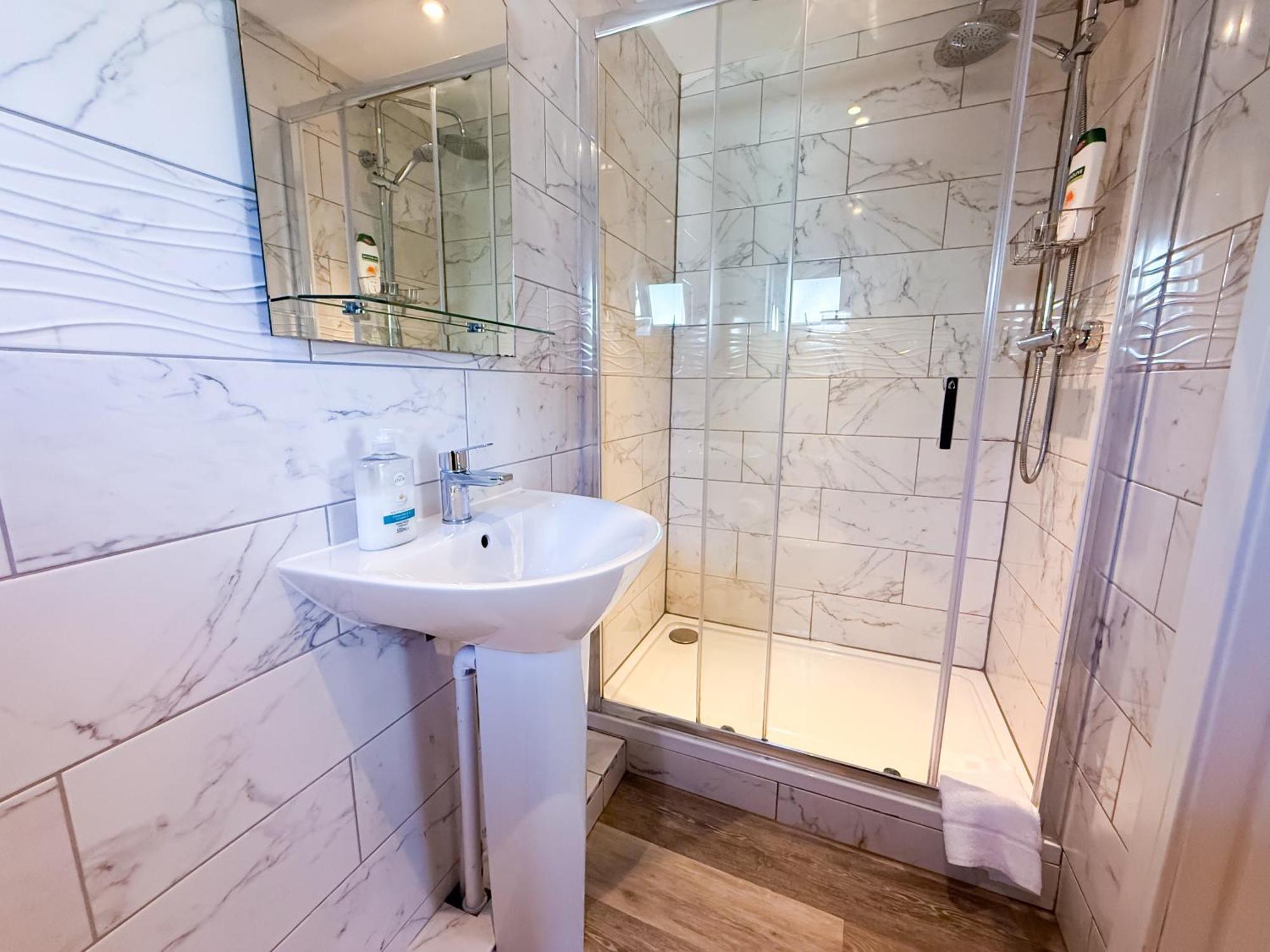 The A 1 Bedroom By Altoluxoexperience Short Lets & Serviced With Parking & Wifi * Bristol